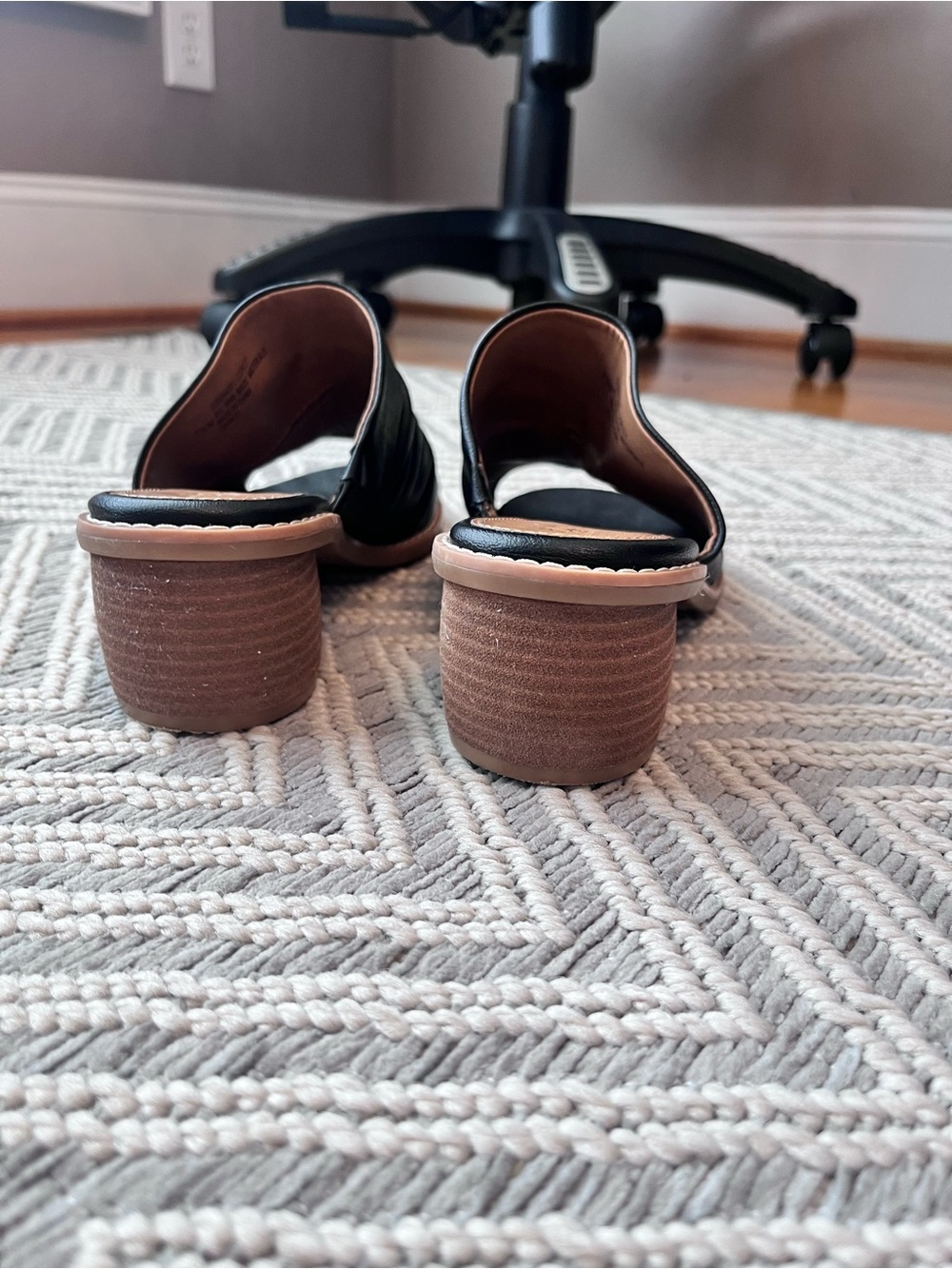 Eurosoft by Sofft Corley Slip in Sandal in Black - Picture 6 of 10